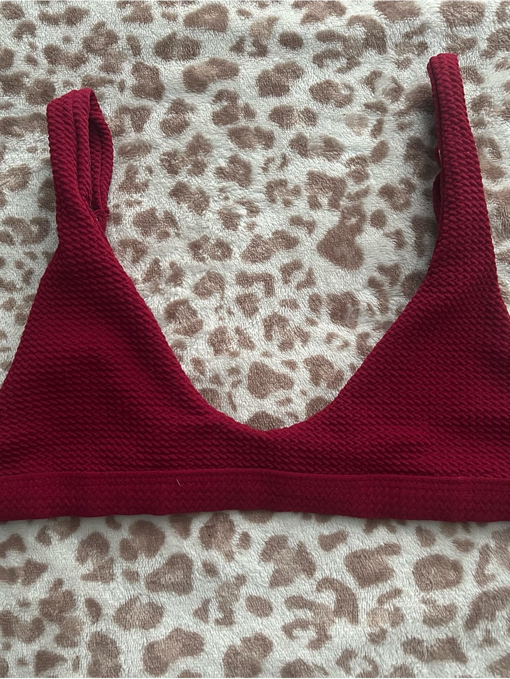 Seamless bikini top in Wine